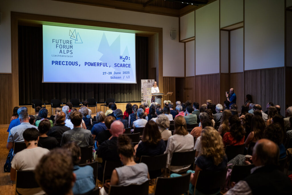 Neve, acqua, futuro: cosa chiediamo alle montagne quando chiediamo più piste